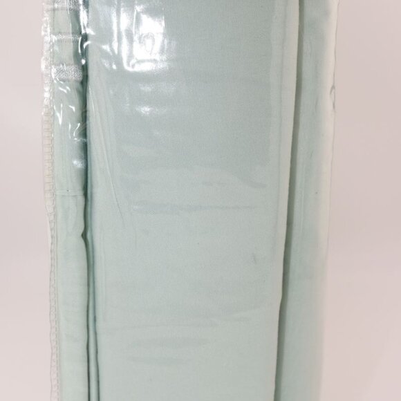 1500 Thread Count Rv Short Queen 4-Piece Sheet Set (Mint) - Picture 3 of 4